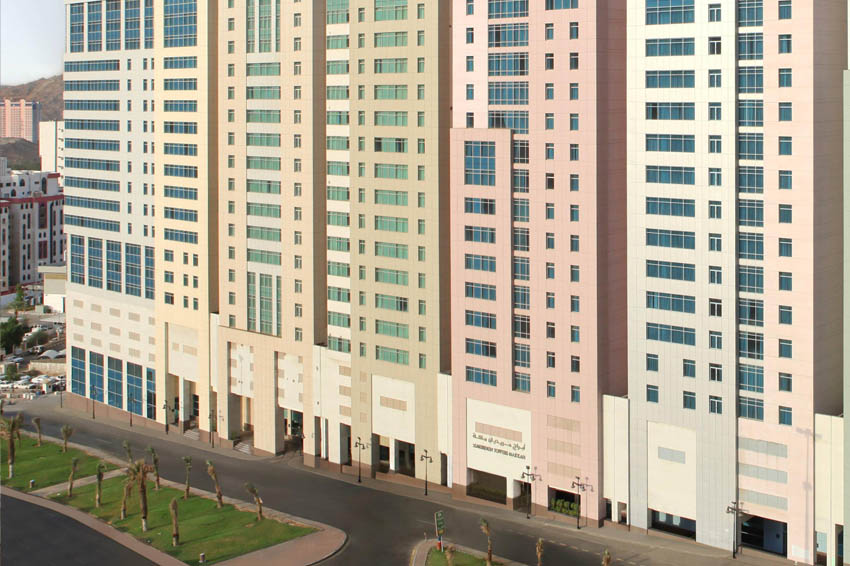 Le Meridein Towers Makkah - Front View